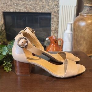 Michael Kors Lena Leather Sandals. Size 6.5M